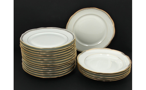 15 assiettes plates et 5 assiettes creus