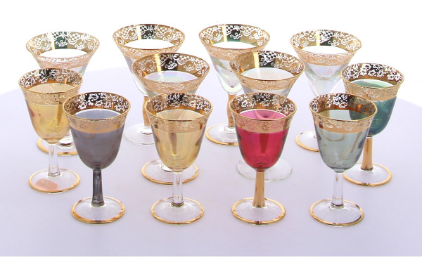 9 coupes à champagne anciennes en verre 