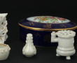 Lot de porcelaines : coffret ovale en po