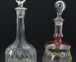 Lot de 2 carafes anciennes en verre dont