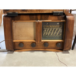 Poste de radio ancien en bois, en l'état