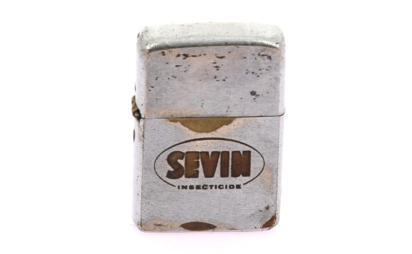 ZIPPO avec publicité SEVIN insecticides 