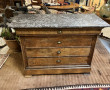 Commode fin XIXème en placage de noyer, 