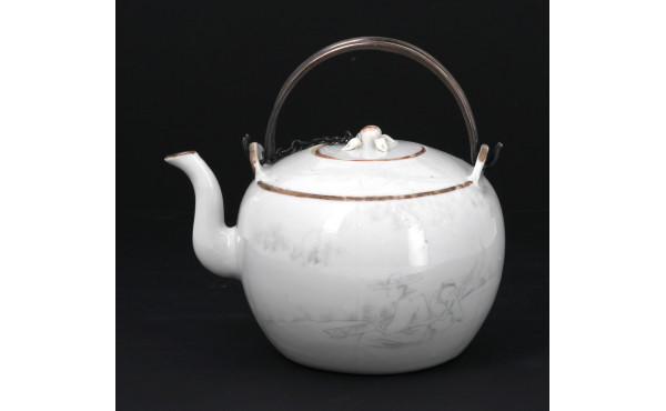 CHINE XIXème - Théière en porcelaine bla