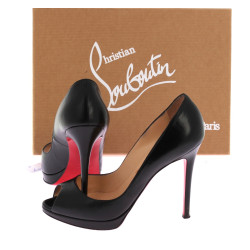 LOUBOUTIN - Paire d'escarpins ouverts à 