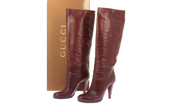 GUCCI - Paire de hautes bottes en cuir 