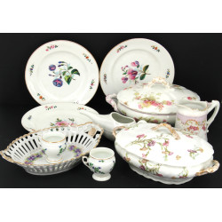 Lot de porcelaines anciennes comprenant 