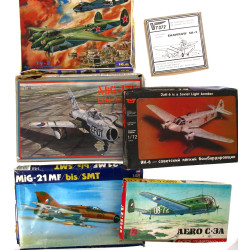 6 MAQUETTES vintages d'avions militaires