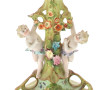 Coupe en porcelaine à décor de putti (en