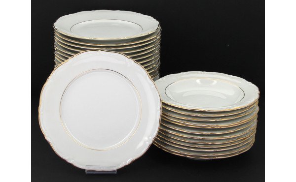 Service de table en porcelaine blanche e