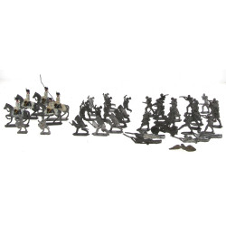 44 figurines en plomb anciennes: les sol