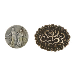 Broche ovale style orientale, en argent,