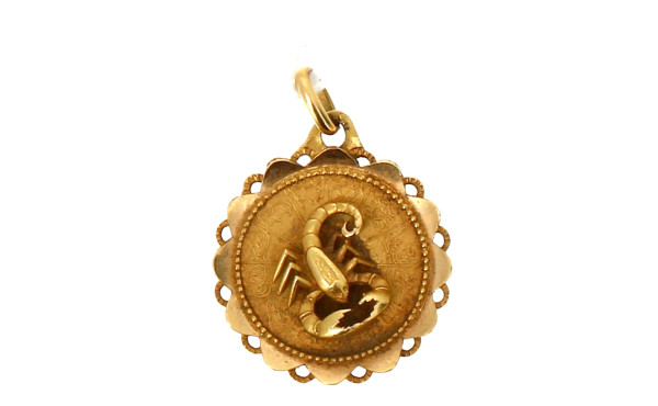 AUGIS - Pendentif signe du scorpion en o