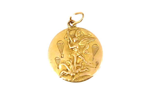 Médaille St Michel terrassant le dragon 