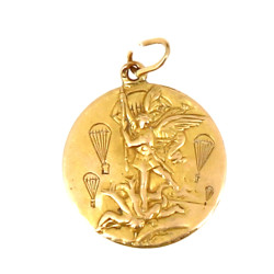 Médaille St Michel terrassant le dragon 