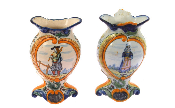 HR Quimper - Paire de petits vases rocai