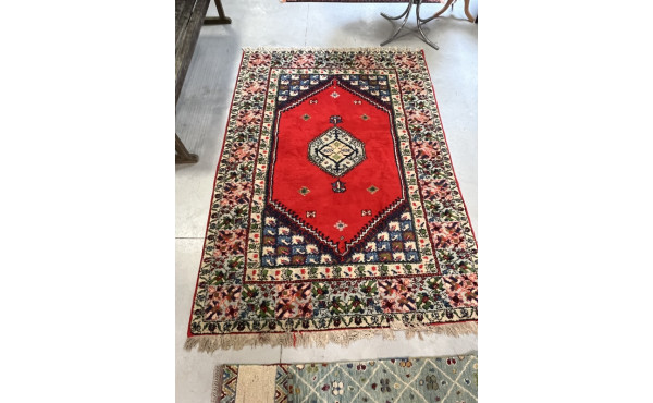 Tapis marocain en laine points noués dan