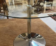 Table ronde à plateau en verre, piètemen