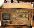 Poste de radio ancien LGM en bois, en l'