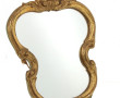 Petit miroir rocaille en bois sculpté et