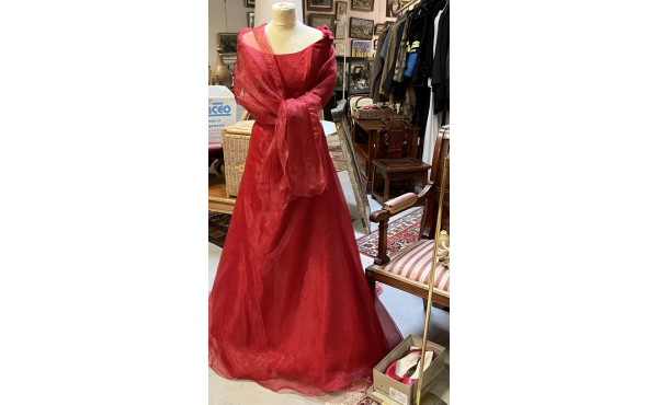 Robe de cérémonie rouge, avec bustier et