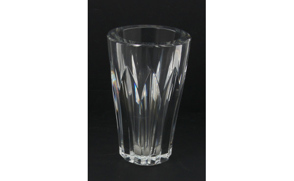 BACCARAT - Vase en cristal, signé, H 25 