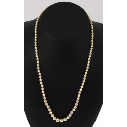 Collier de 101 perles de culture en chut