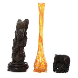 Sculpture africaine en bois foncé sculpt