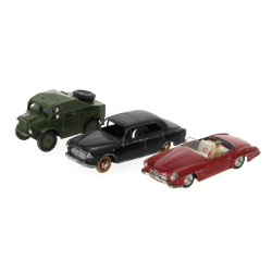 Lot comprenant 3 voitures: DINKY 24B - P