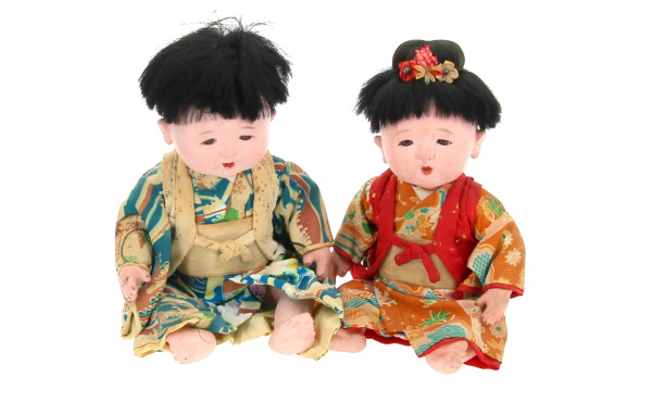 JAPON - Deux bébés japonais, poupées en 