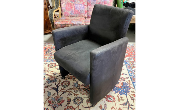 Fauteuil en croute de cuir moderne, pièt