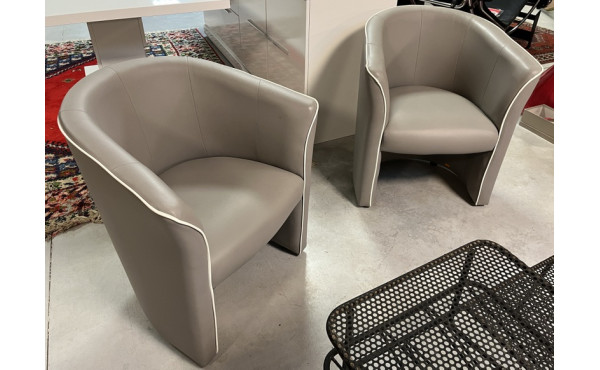 Paire de fauteuils gris modernes