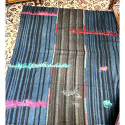 Tapis kilim neuf dans les tons bleu et b