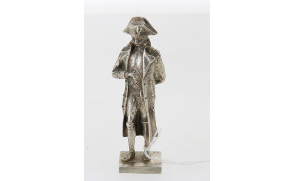 NAPOLEON - Statuette en argent, H 10 cm.