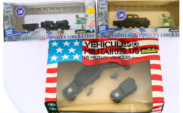 3 coffrets de véhicules militaires 1/43 