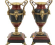 Paire de vases en marbre rouge et noir, 