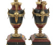 Paire de vases en marbre rouge et noir, 