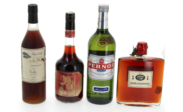 Lot de 4 bouteilles: Pernod, 1 apéritif 