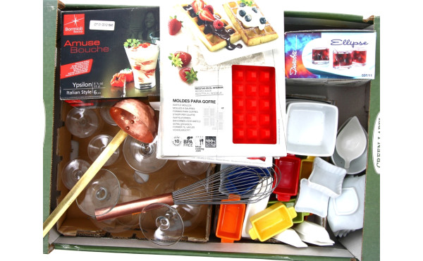 Thème CUISINE - Lot comprenant un fouet 