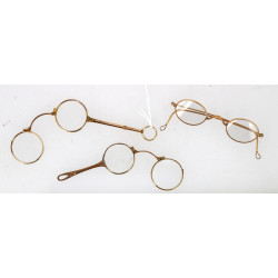 Paire de lunettes anciennes et 2 paires 