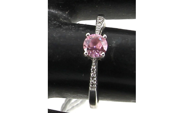 Bague en argent 925ème sertie d'un stras