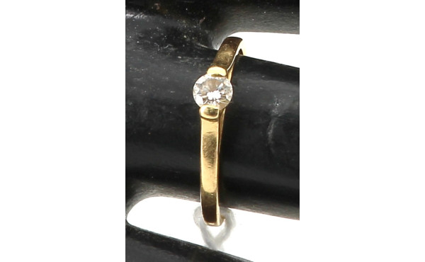 Bague solitaire diamant en or jaune 18 c