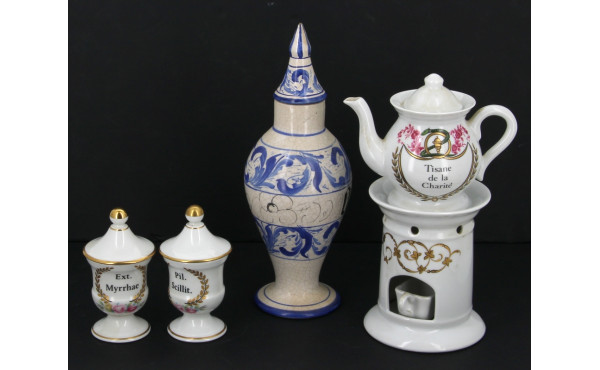 LIMOGES - Paire de petits pots à pharmac