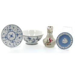 Lot comprenant une coupelle en WEDGWOOD,