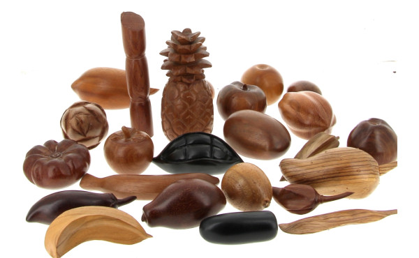 AFRIQUE - Ensemble de fruits en bois scu