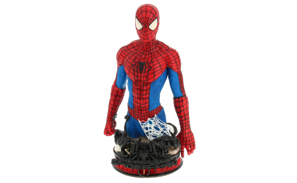 SPIDERMAN - Figurine en résine peinte à 