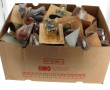 Stock de nombreuses figurines de chats e