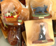 Stock de nombreuses figurines de chats e