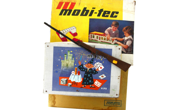 Lot de jeux vintages comprenant un jeu d