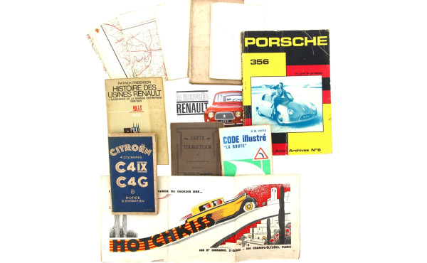 AUTOMOBILE - Lot comprenant un code illu